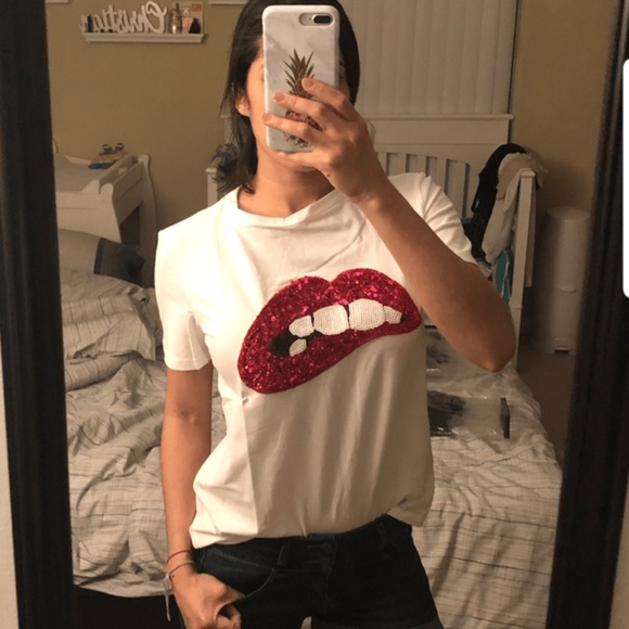 Sequin Lip Tee - Picture 6 of 8